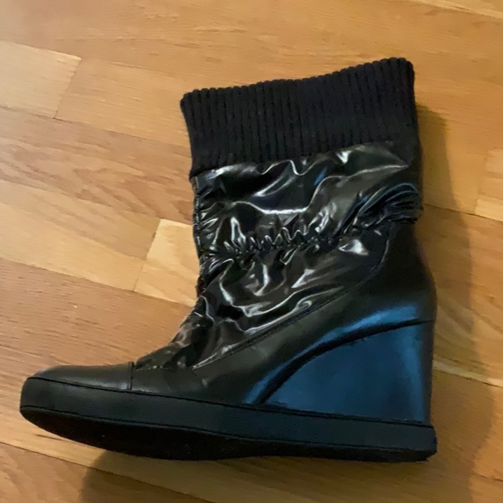 Boot - Picture 3 of 3